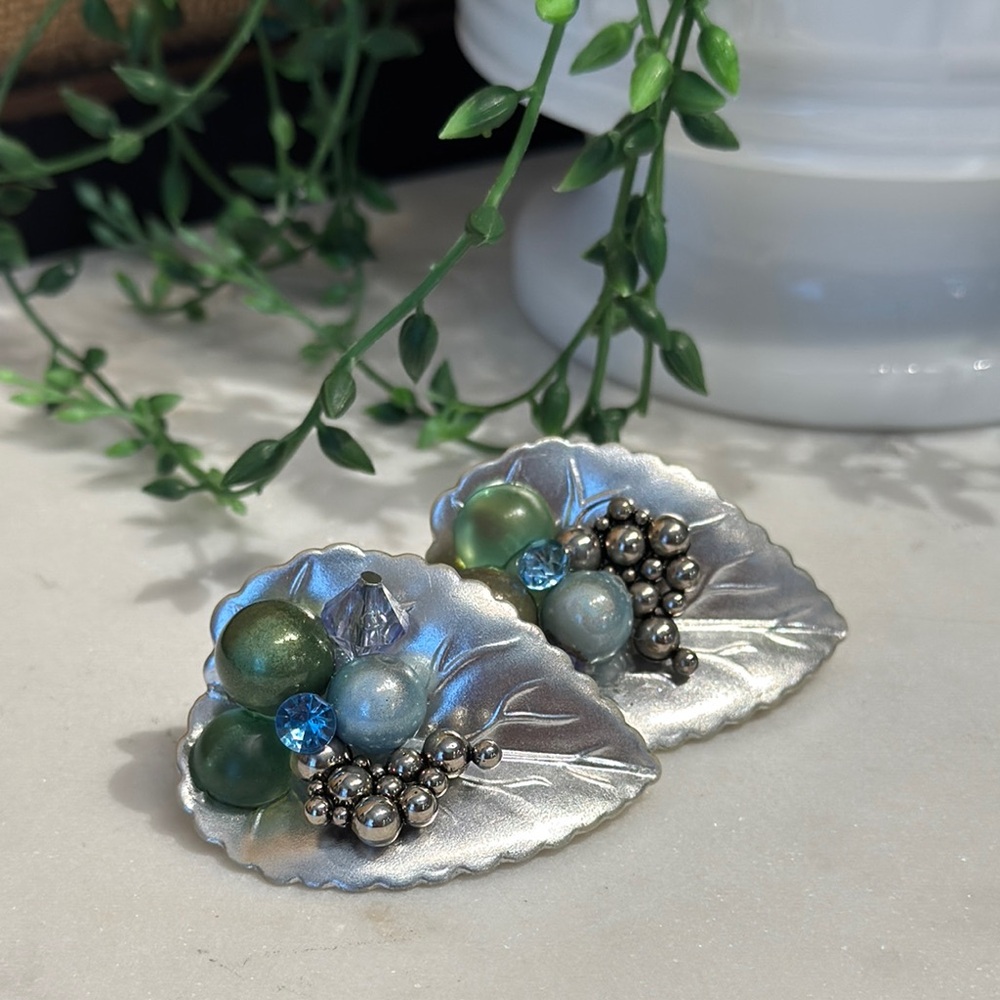 Vintage clip earrings